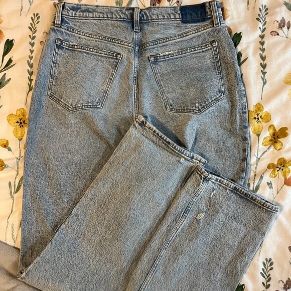 Ultra High Rise 90s Straight Jean (Light Wash) - Picture 4 of 5